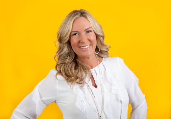 Lesley Loehr, Broker/Agent